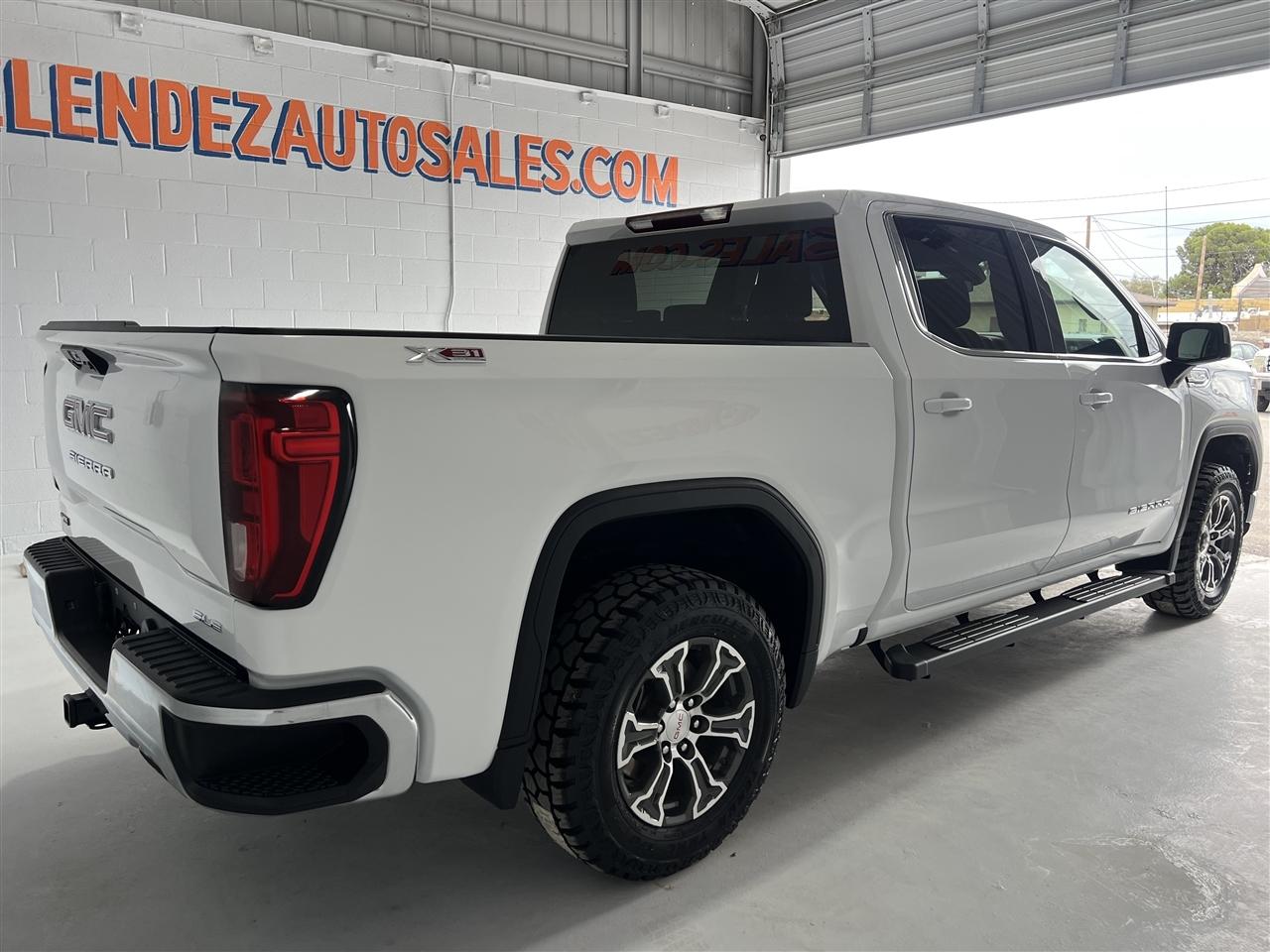 GMC Sierra 1500 SLE Crew Cab 4WD 2023