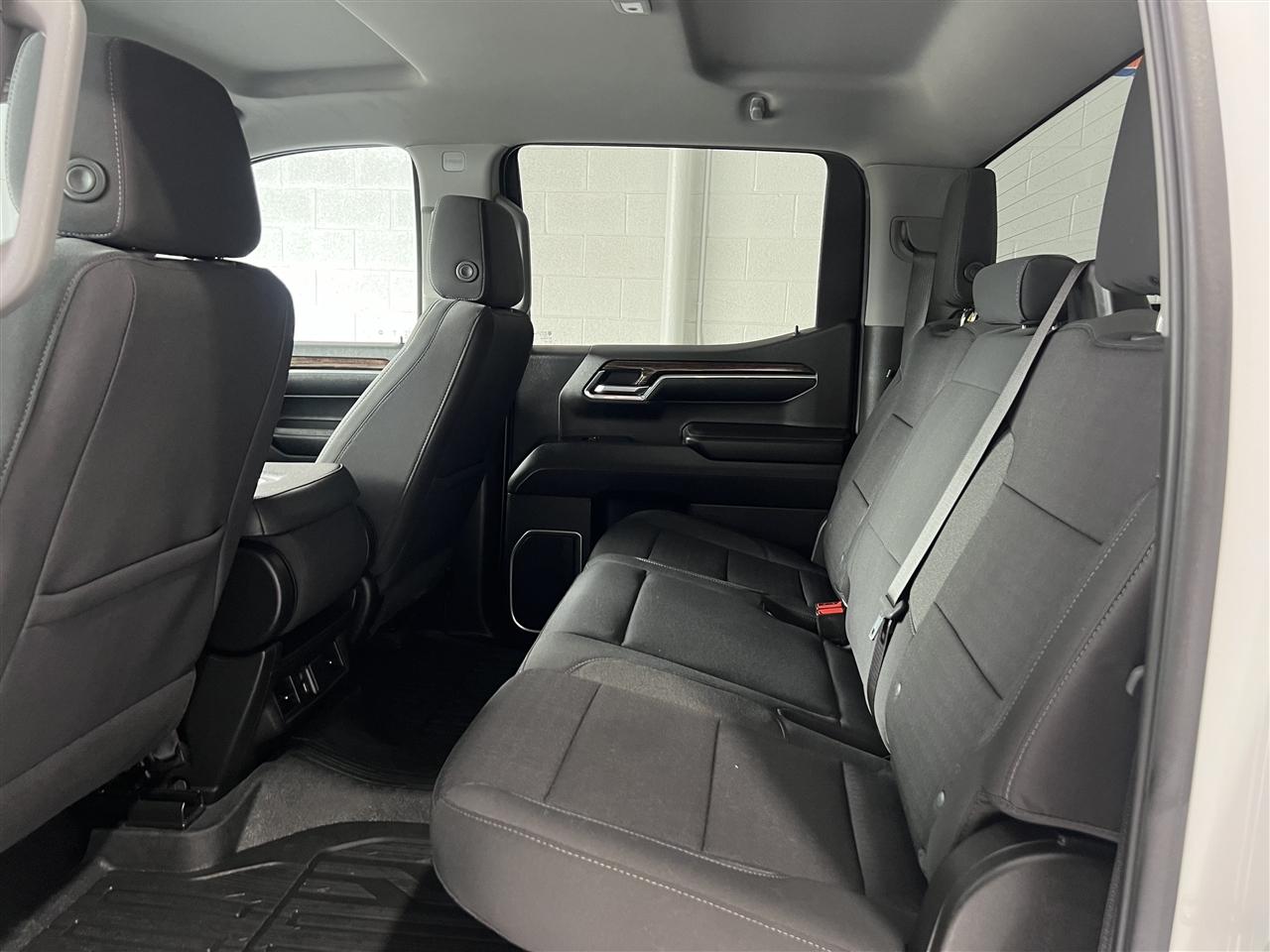 GMC Sierra 1500 SLE Crew Cab 4WD 2023