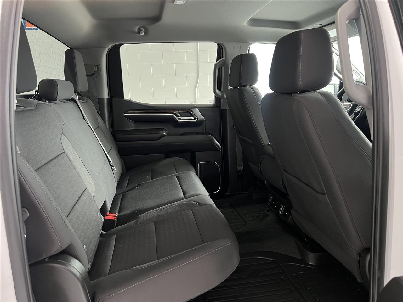 GMC Sierra 1500 SLE Crew Cab 4WD 2023