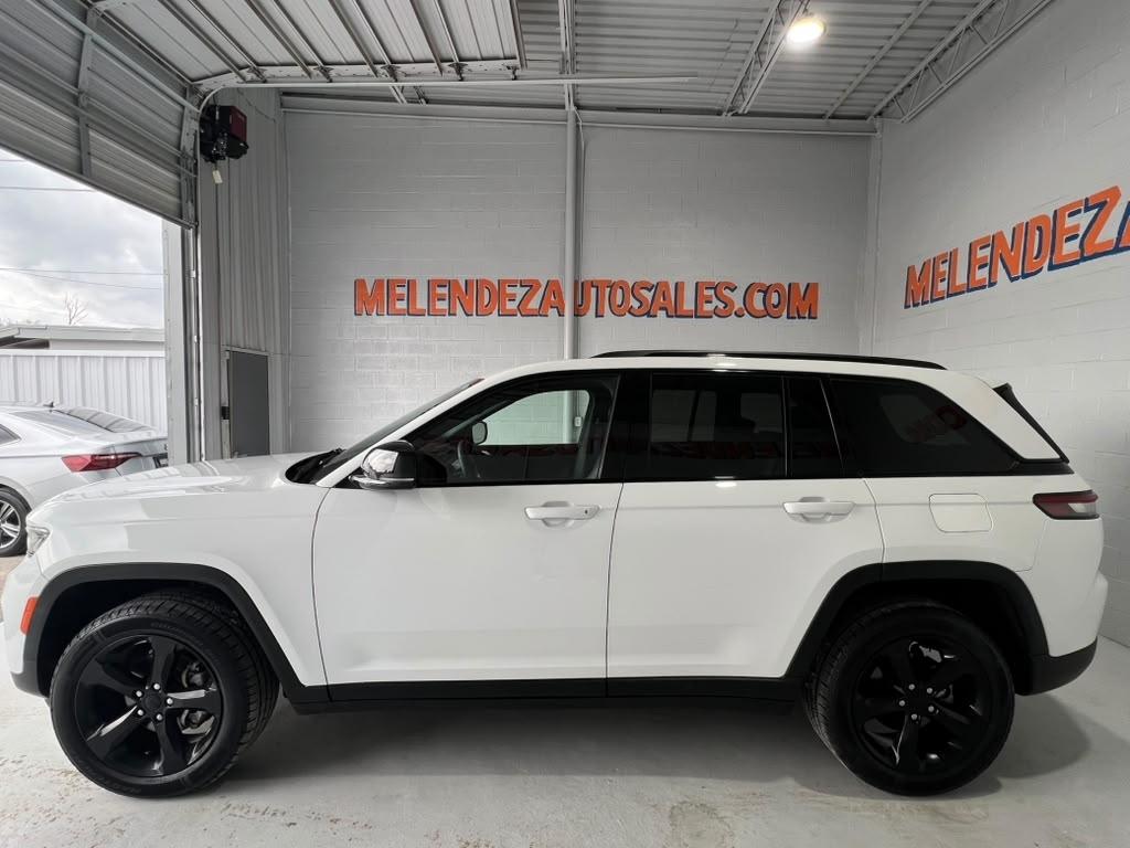 Jeep Grand Cherokee Laredo 4WD 2023