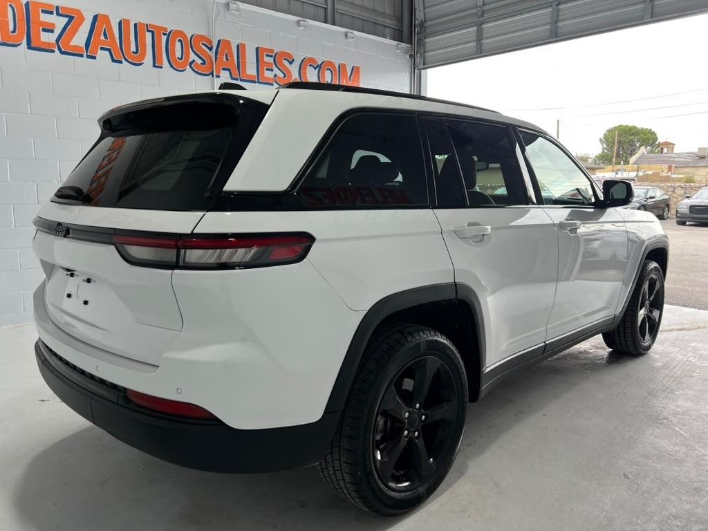 Jeep Grand Cherokee Laredo 4WD 2023