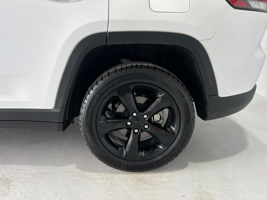Jeep Grand Cherokee Laredo 4WD 2023