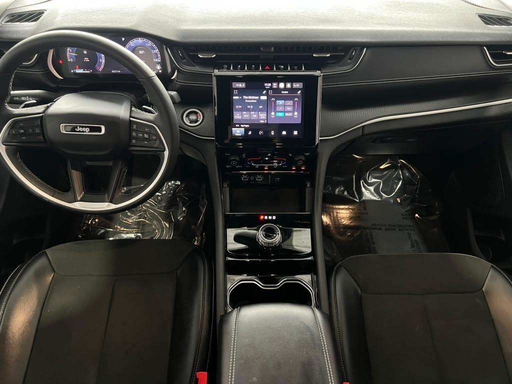 Jeep Grand Cherokee Laredo 4WD 2023
