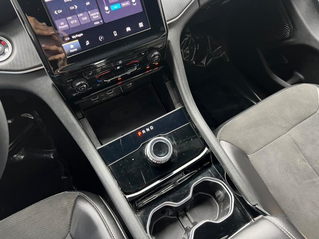 Jeep Grand Cherokee Laredo 4WD 2023