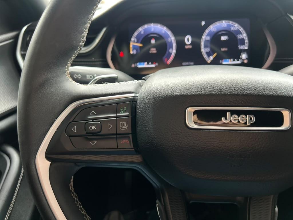 Jeep Grand Cherokee Laredo 4WD 2023