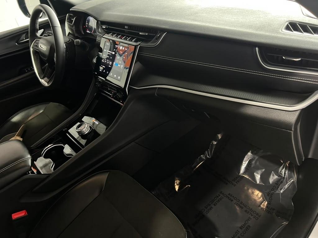 Jeep Grand Cherokee Laredo 4WD 2023