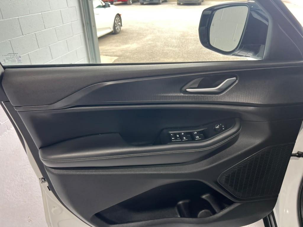 Jeep Grand Cherokee Laredo 4WD 2023
