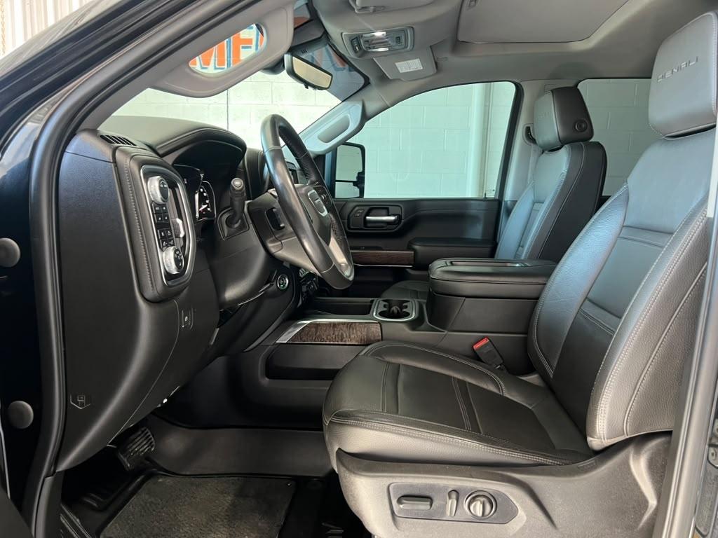 GMC Sierra 2500HD Denali Crew Cab 4WD SB 2022