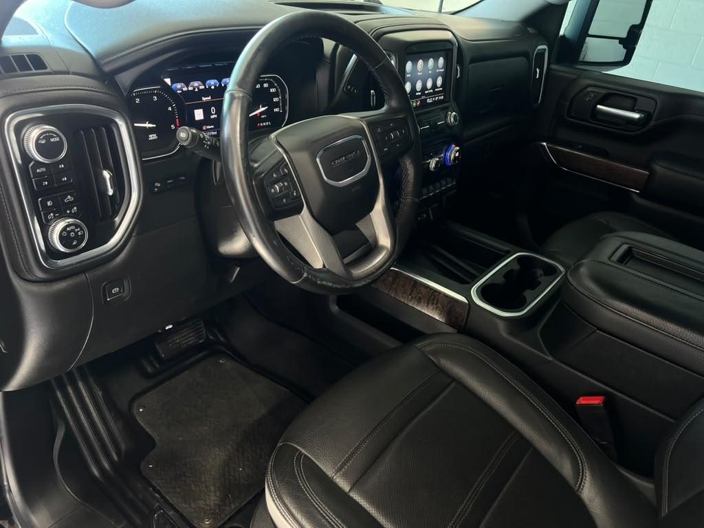 GMC Sierra 2500HD Denali Crew Cab 4WD SB 2022