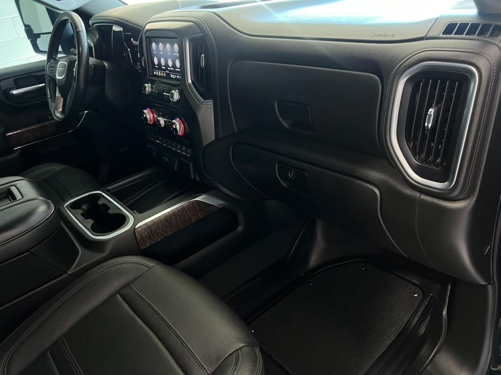 GMC Sierra 2500HD Denali Crew Cab 4WD SB 2022