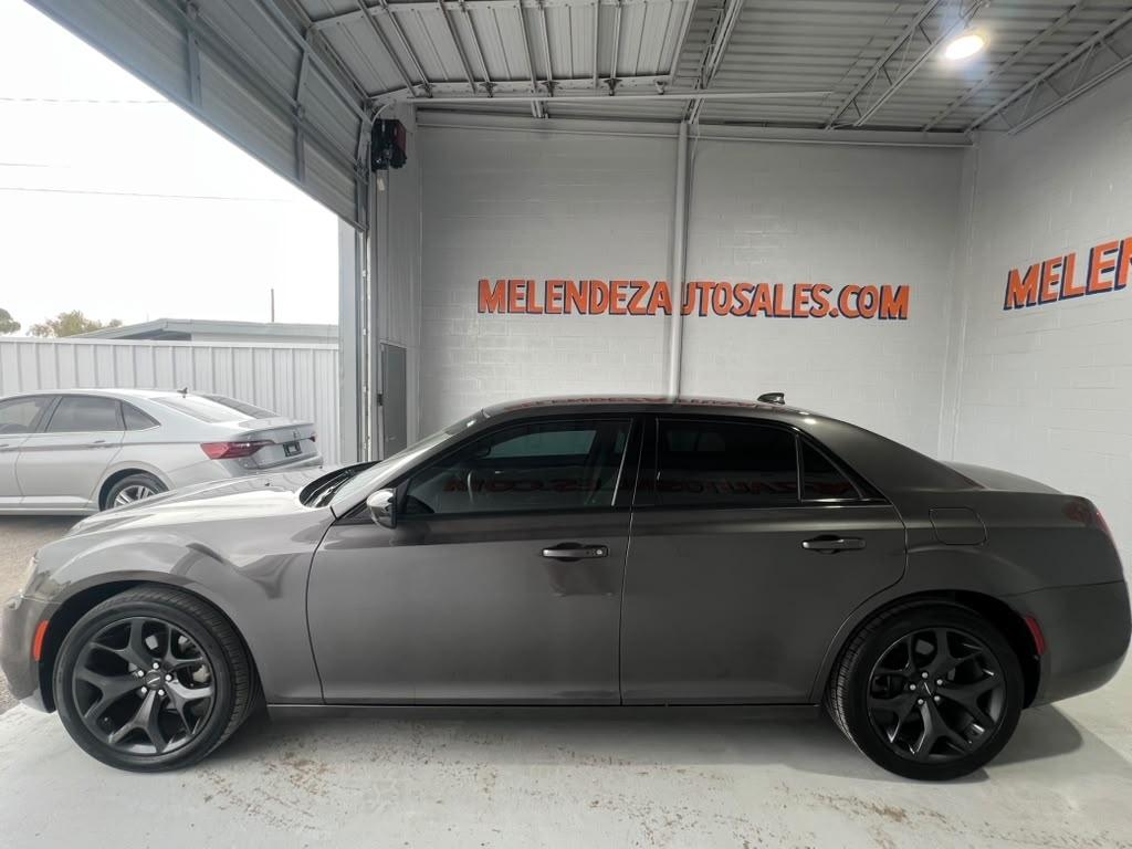 Chrysler 300 Touring 2023