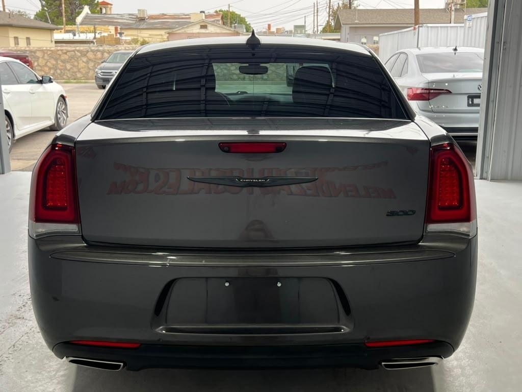Chrysler 300 Touring 2023