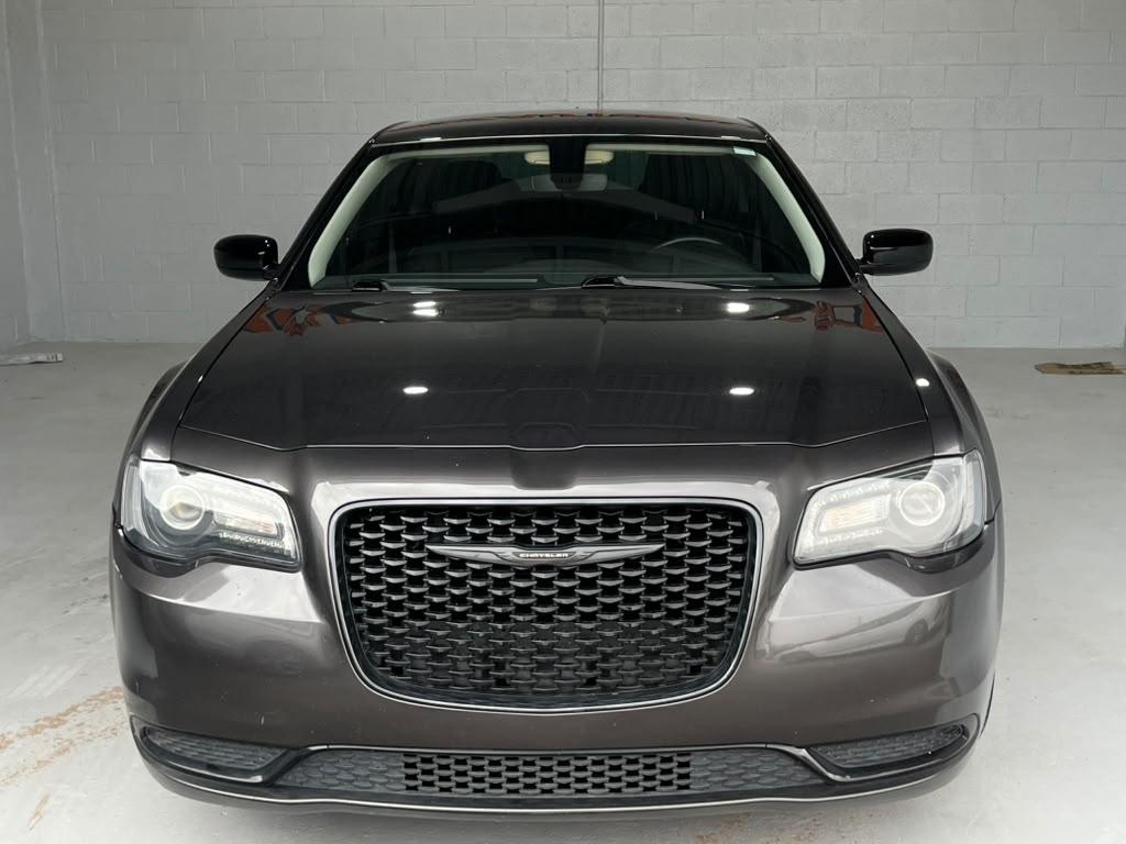 Chrysler 300 Touring 2023