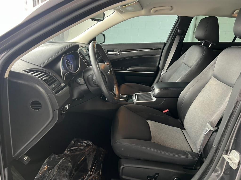 Chrysler 300 Touring 2023