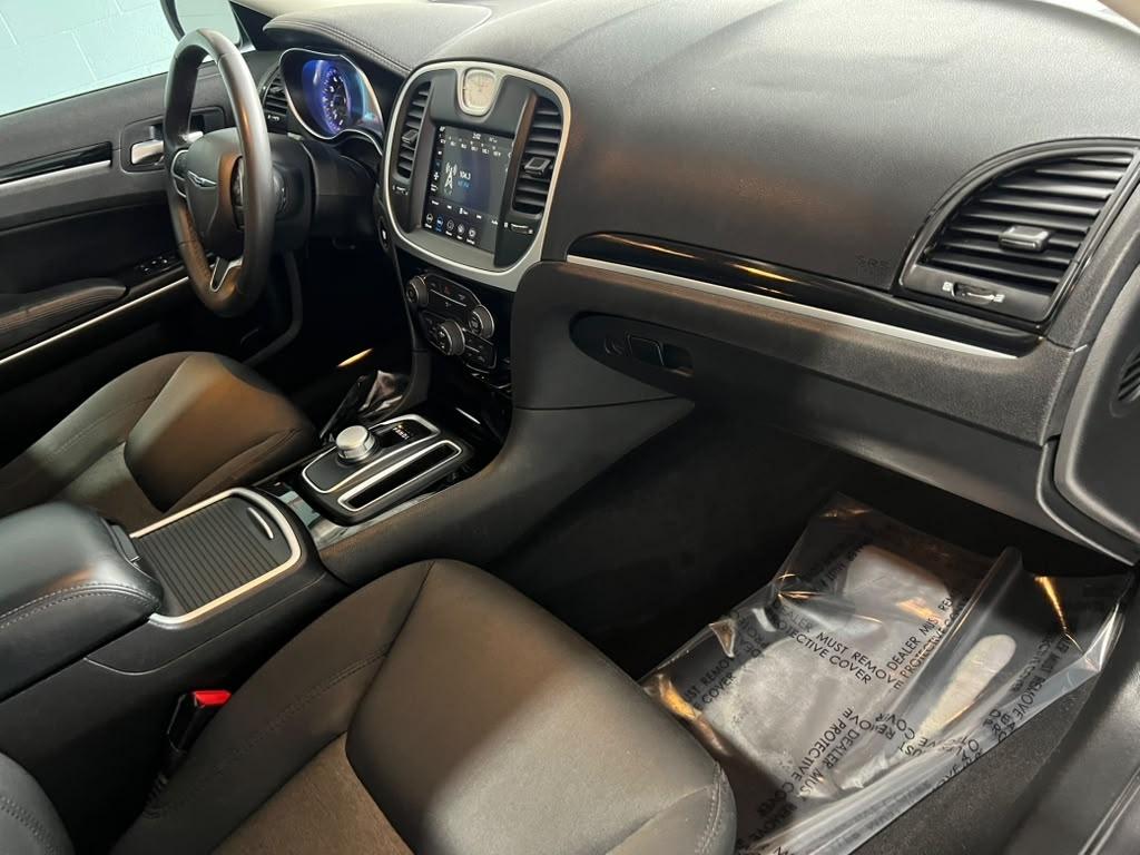 Chrysler 300 Touring 2023