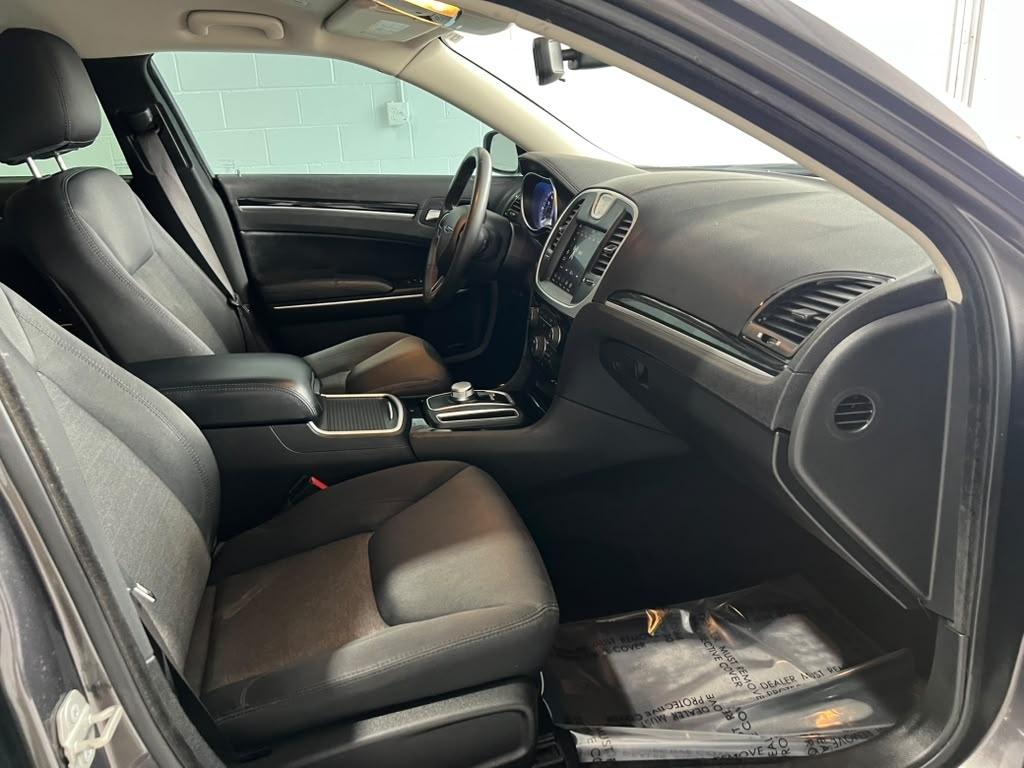 Chrysler 300 Touring 2023