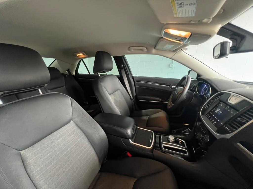 Chrysler 300 Touring 2023