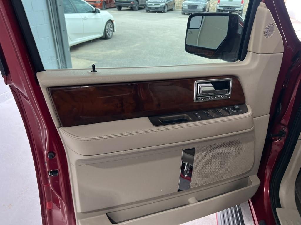 Lincoln Navigator 2WD 2013