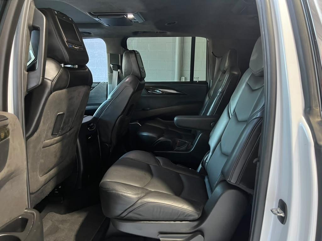 Cadillac Escalade ESV Platinum 4WD 2016