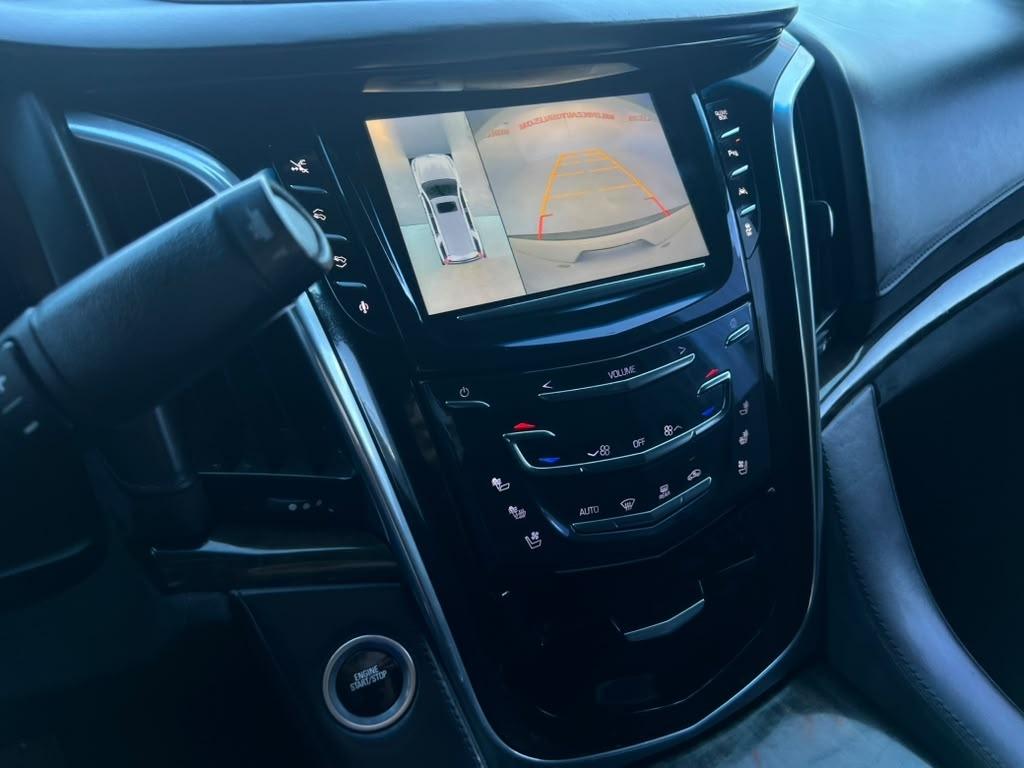 Cadillac Escalade ESV Platinum 4WD 2016