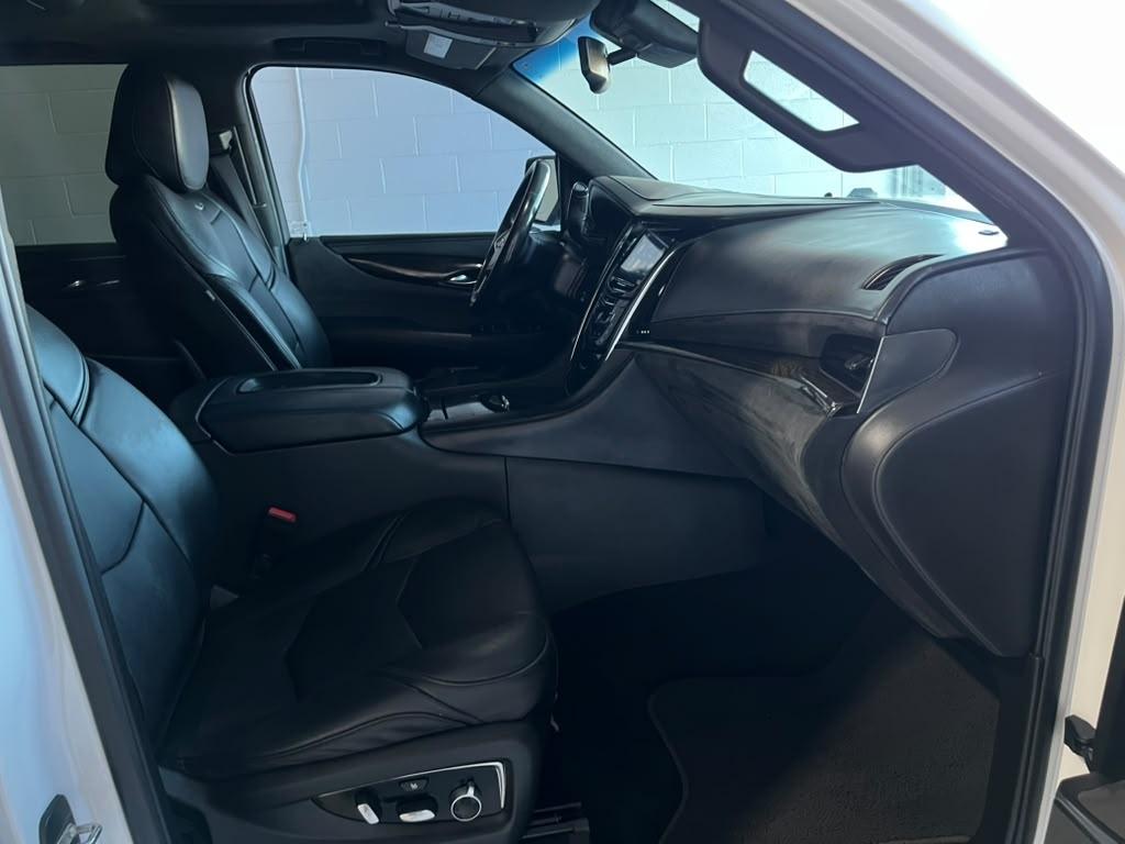 Cadillac Escalade ESV Platinum 4WD 2016