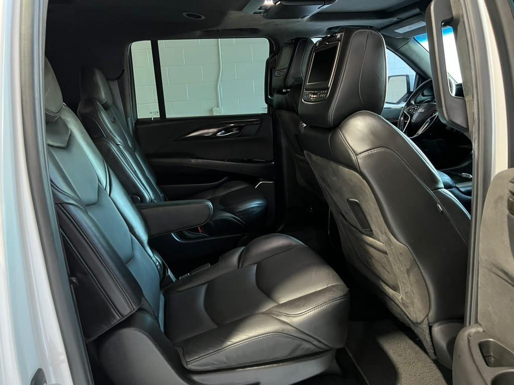 Cadillac Escalade ESV Platinum 4WD 2016