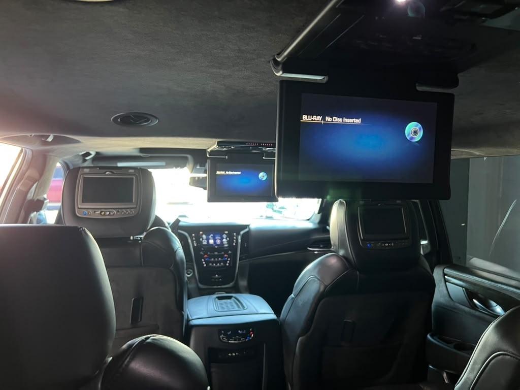 Cadillac Escalade ESV Platinum 4WD 2016