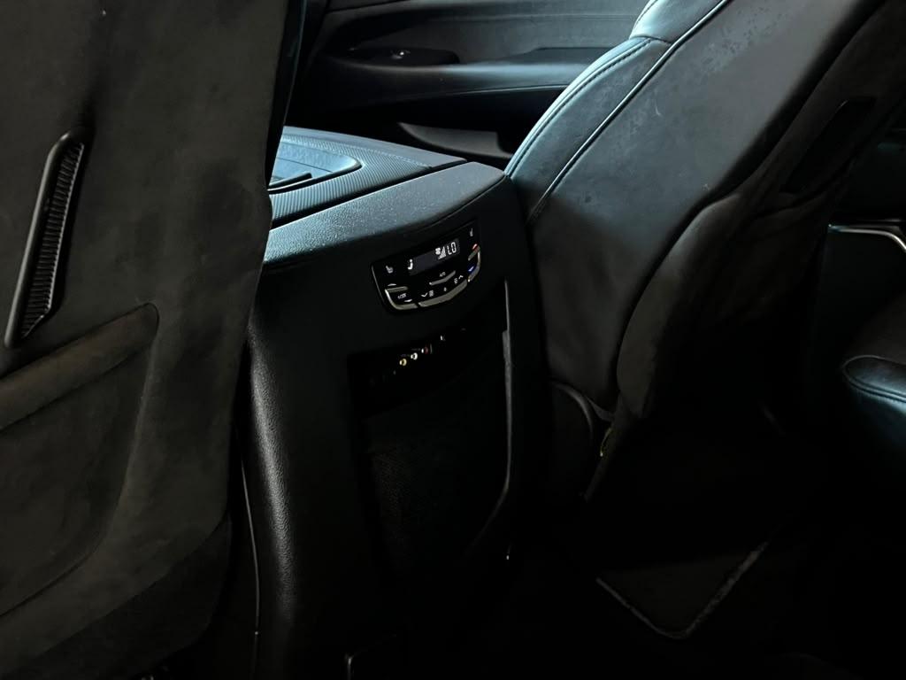 Cadillac Escalade ESV Platinum 4WD 2016
