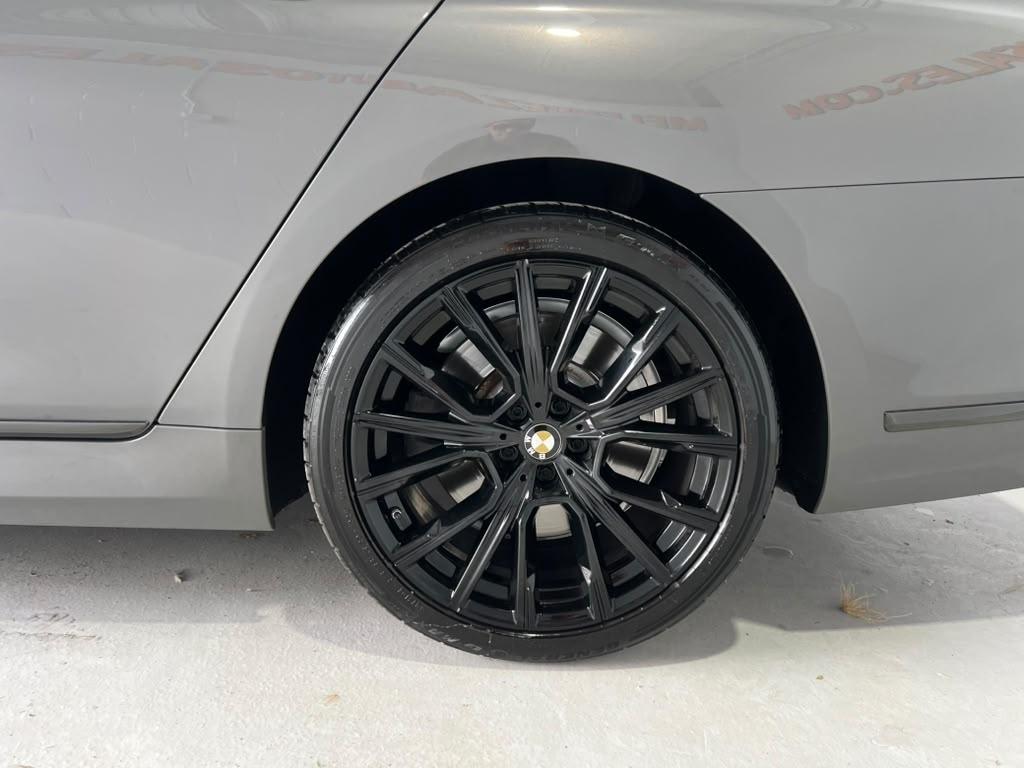 BMW 7-Series 750i xDrive 2022