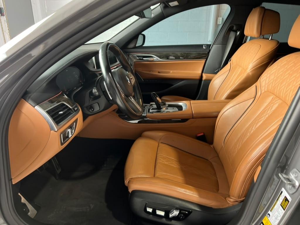BMW 7-Series 750i xDrive 2022