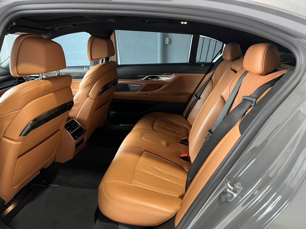 BMW 7-Series 750i xDrive 2022
