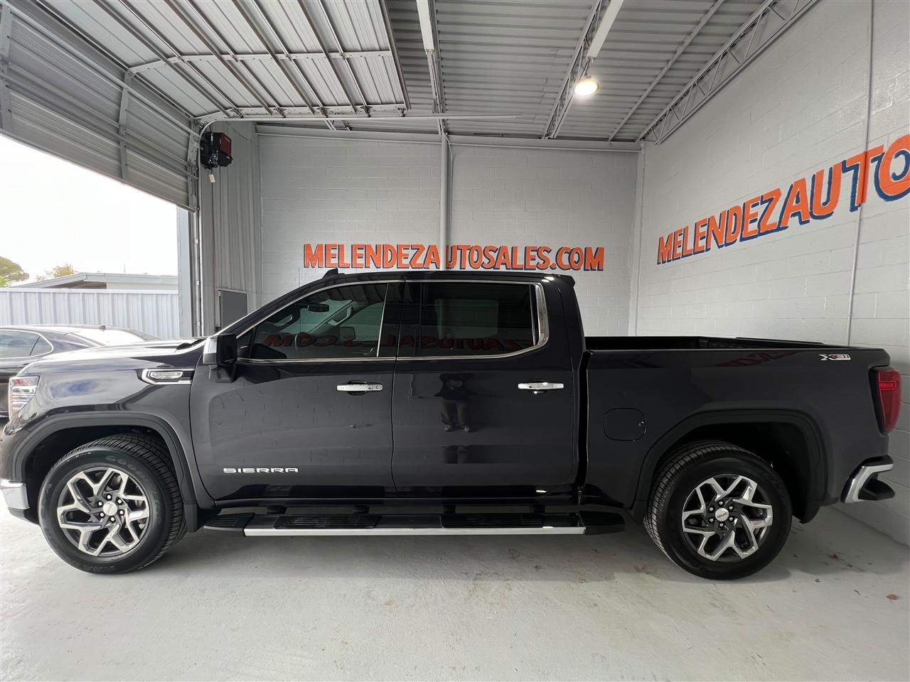 GMC Sierra 1500 SLT Crew Cab 4WD 2024