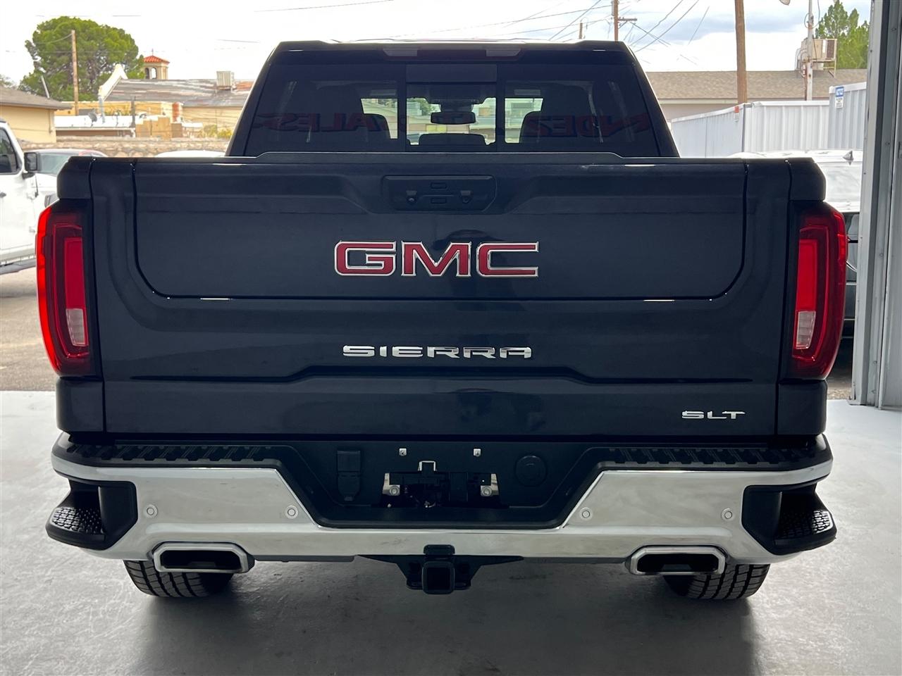 GMC Sierra 1500 SLT Crew Cab 4WD 2024