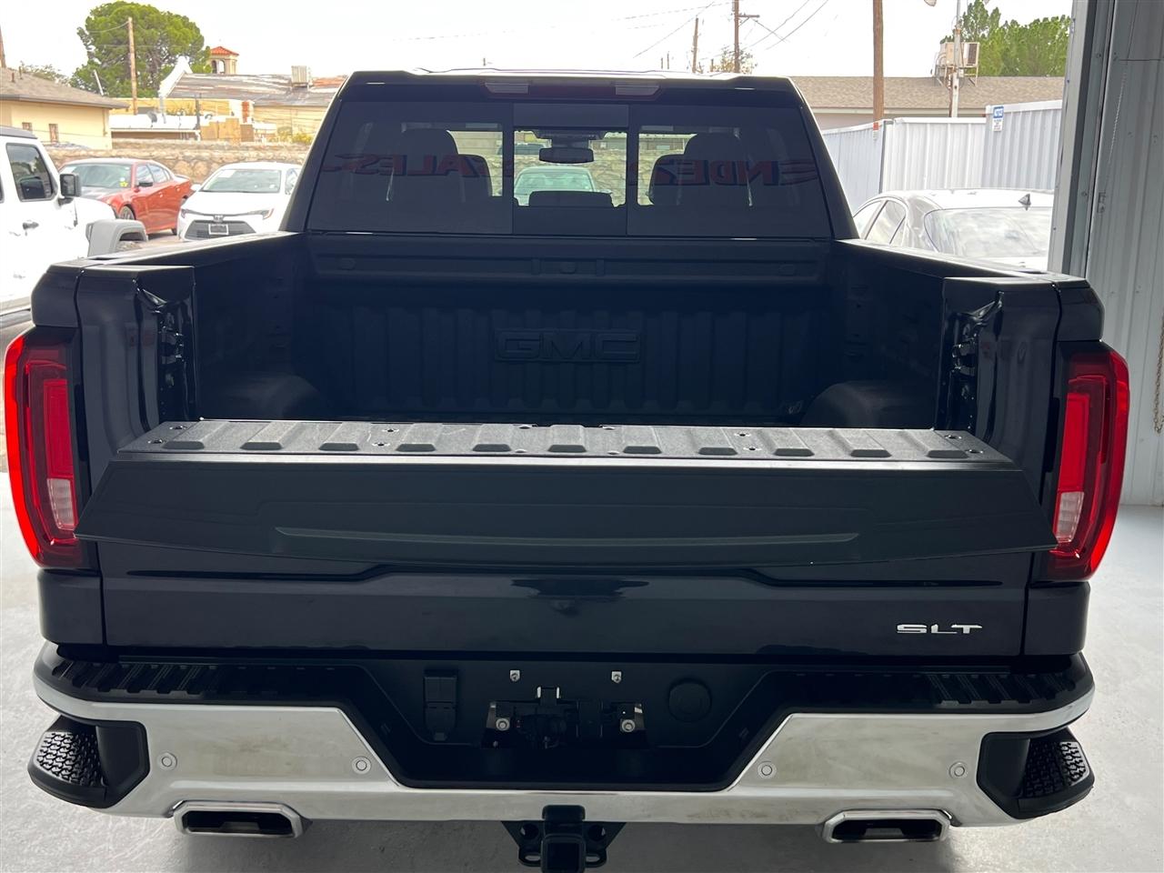 GMC Sierra 1500 SLT Crew Cab 4WD 2024