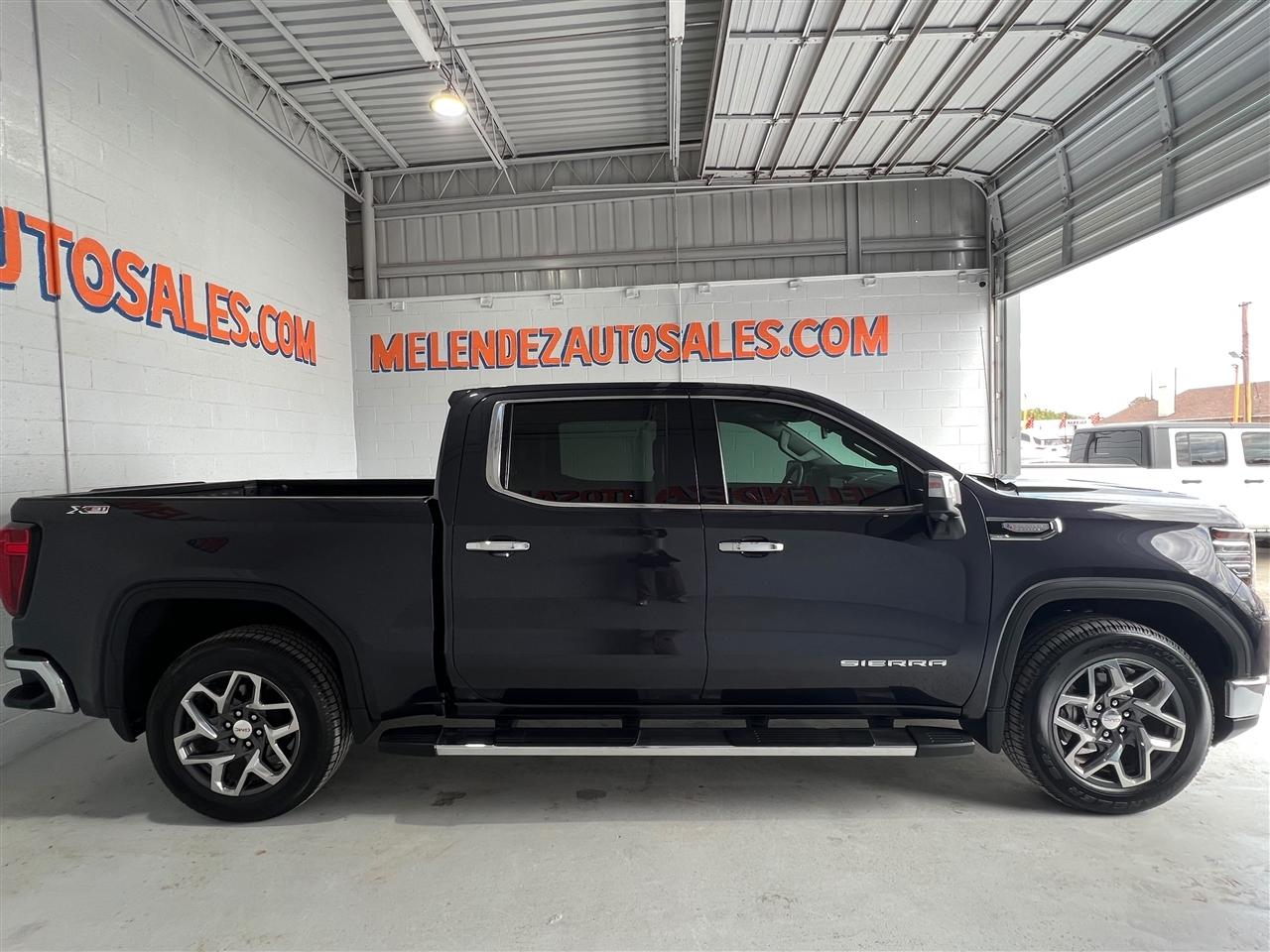 GMC Sierra 1500 SLT Crew Cab 4WD 2024