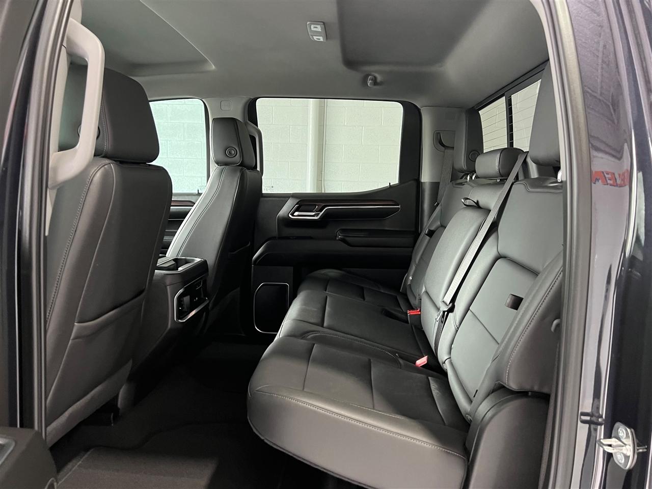 GMC Sierra 1500 SLT Crew Cab 4WD 2024