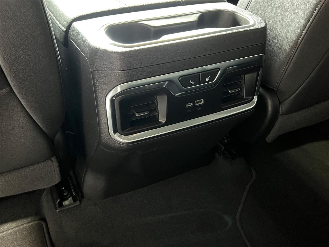 GMC Sierra 1500 SLT Crew Cab 4WD 2024