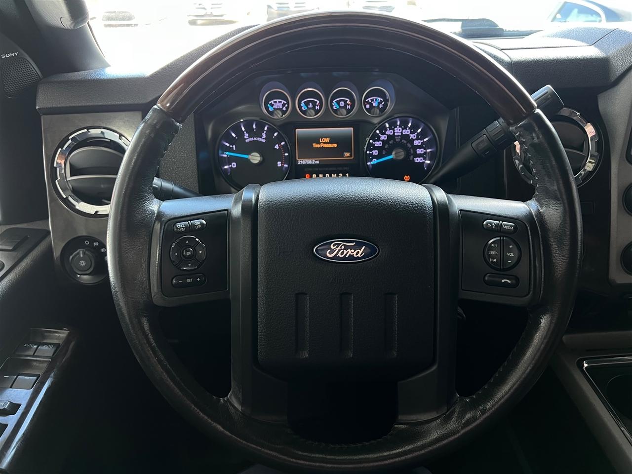 Ford F-250 SD XL Crew Cab 4WD 2015