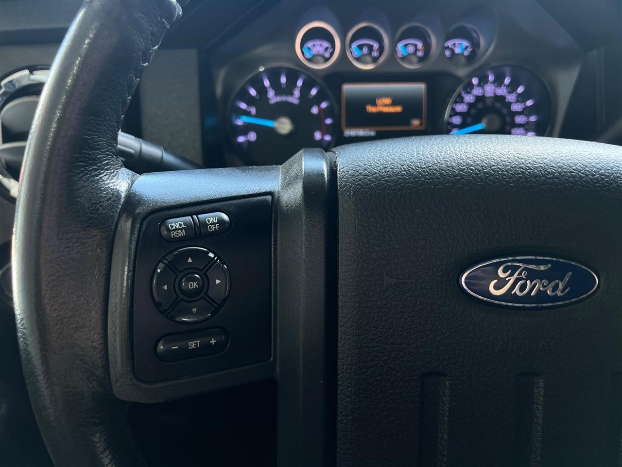 Ford F-250 SD XL Crew Cab 4WD 2015