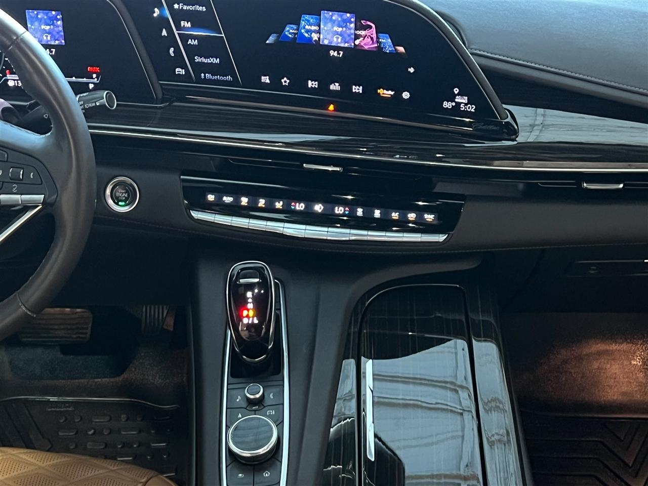 Cadillac Escalade Premium Luxury AWD 2022