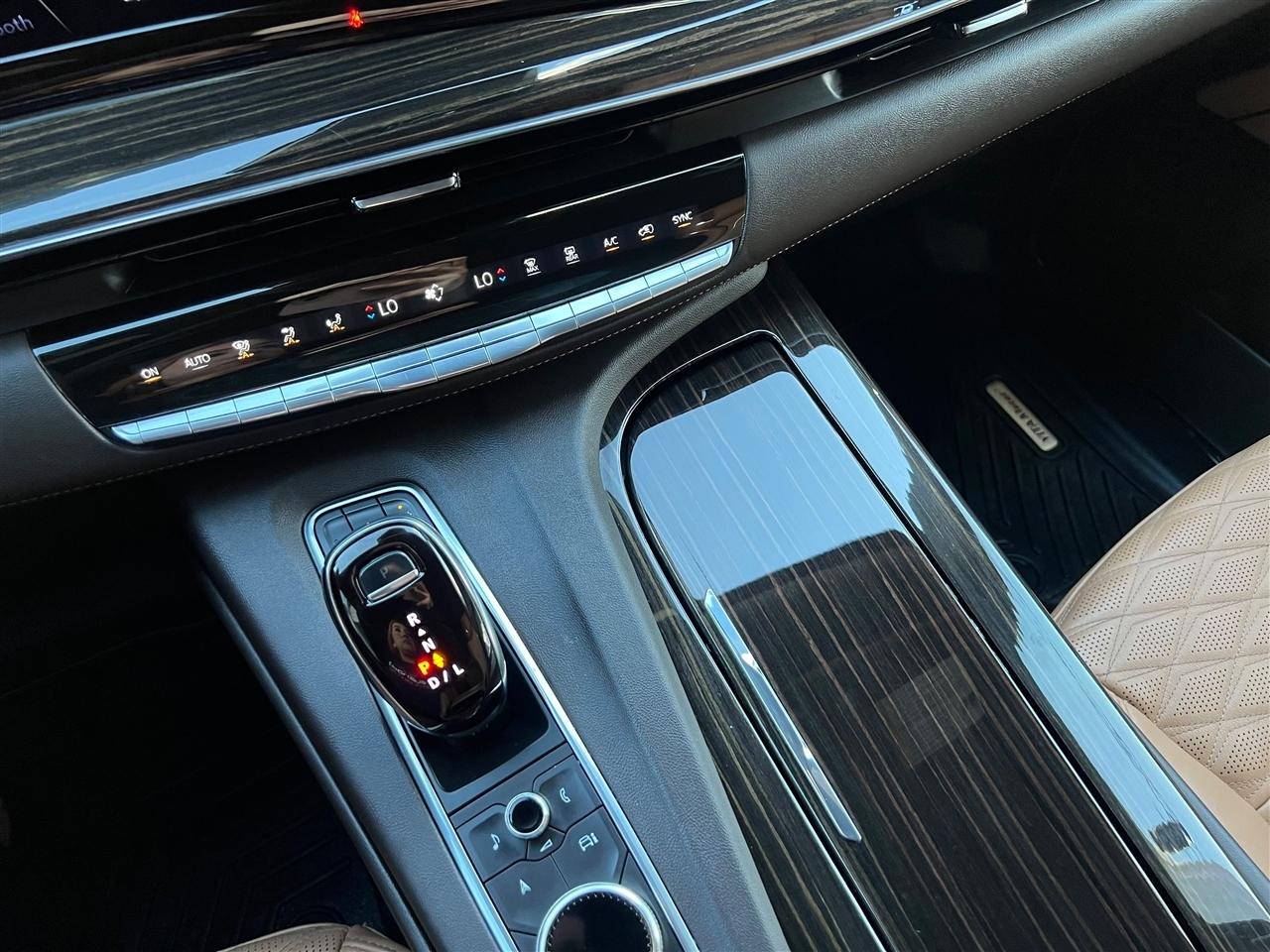 Cadillac Escalade Premium Luxury AWD 2022