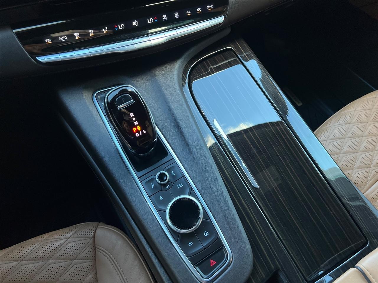 Cadillac Escalade Premium Luxury AWD 2022