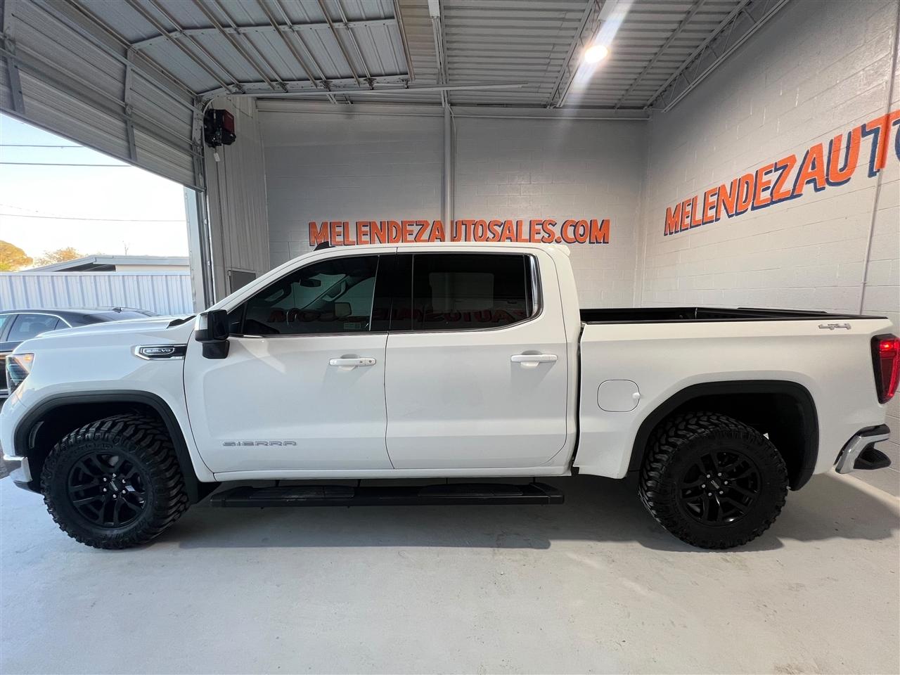 GMC Sierra 1500 SLE Crew Cab 4WD 2024