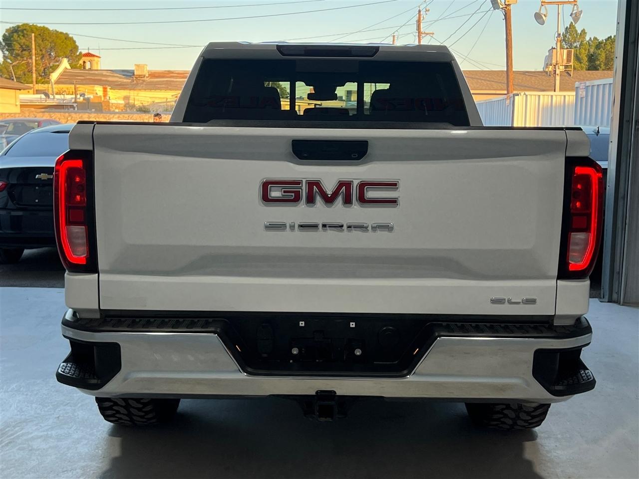 GMC Sierra 1500 SLE Crew Cab 4WD 2024