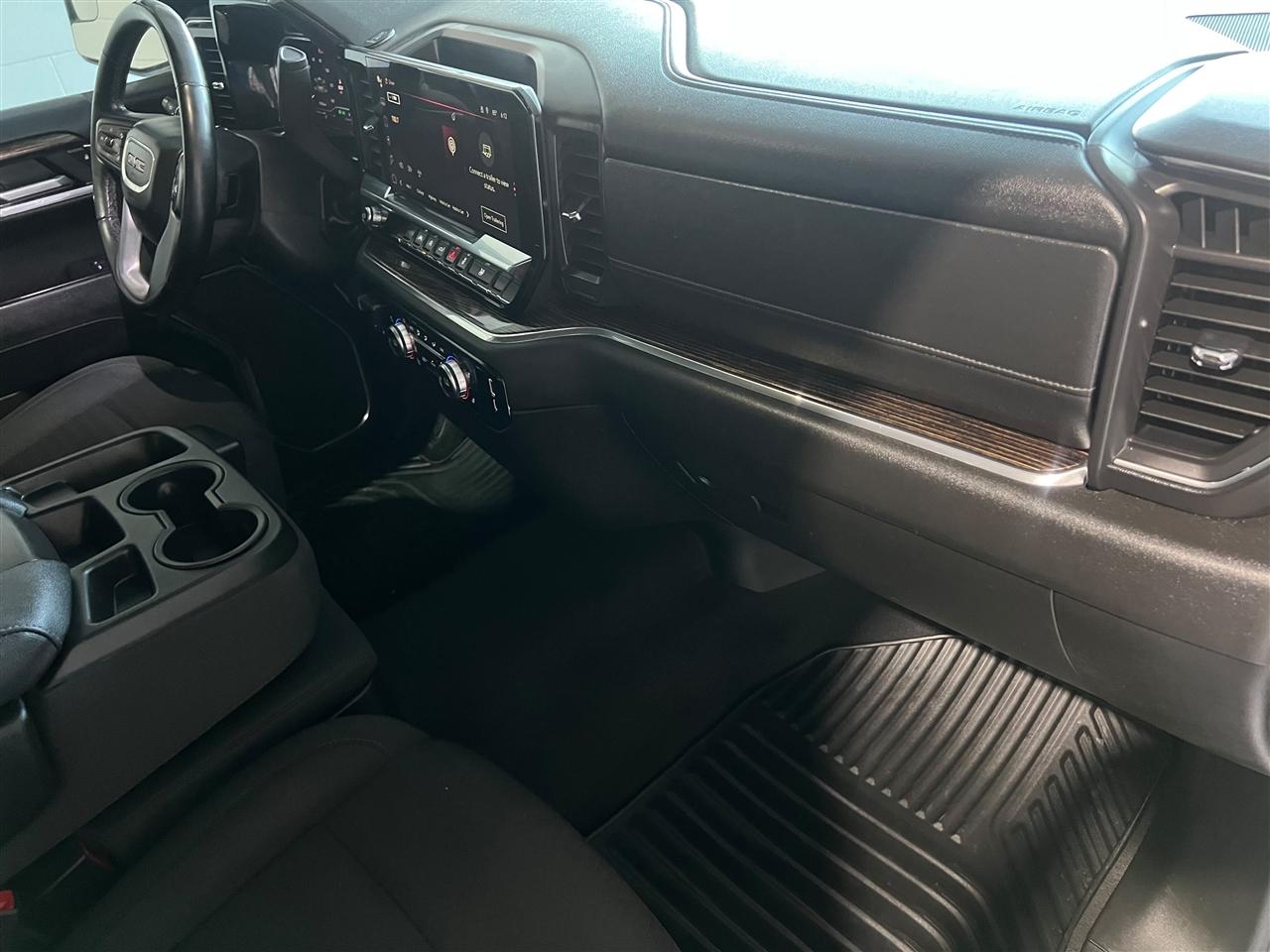 GMC Sierra 1500 SLE Crew Cab 4WD 2024