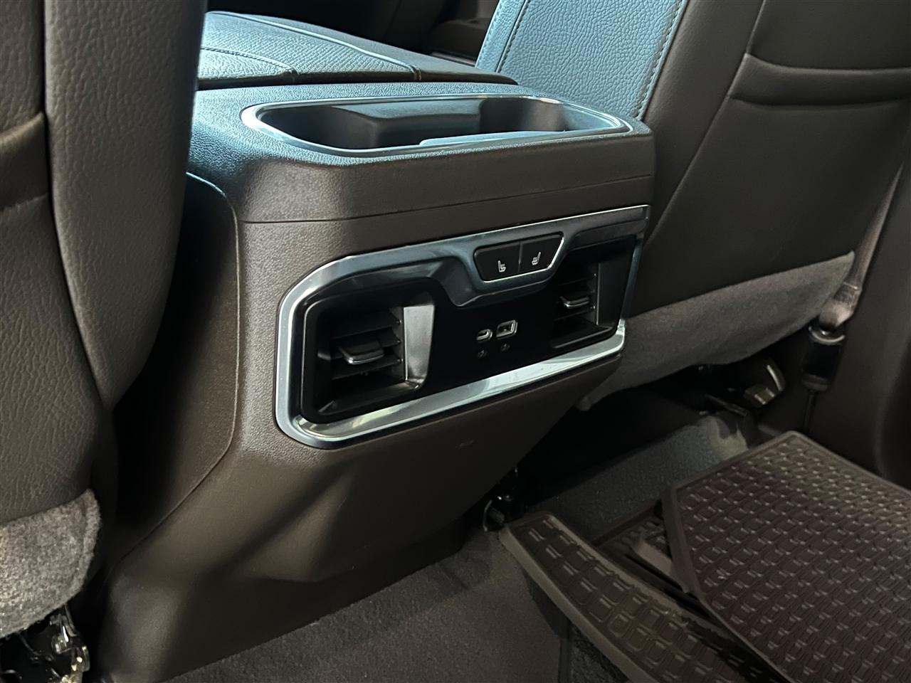 GMC Sierra 1500 Denali Crew Cab Short Box 4WD 2023