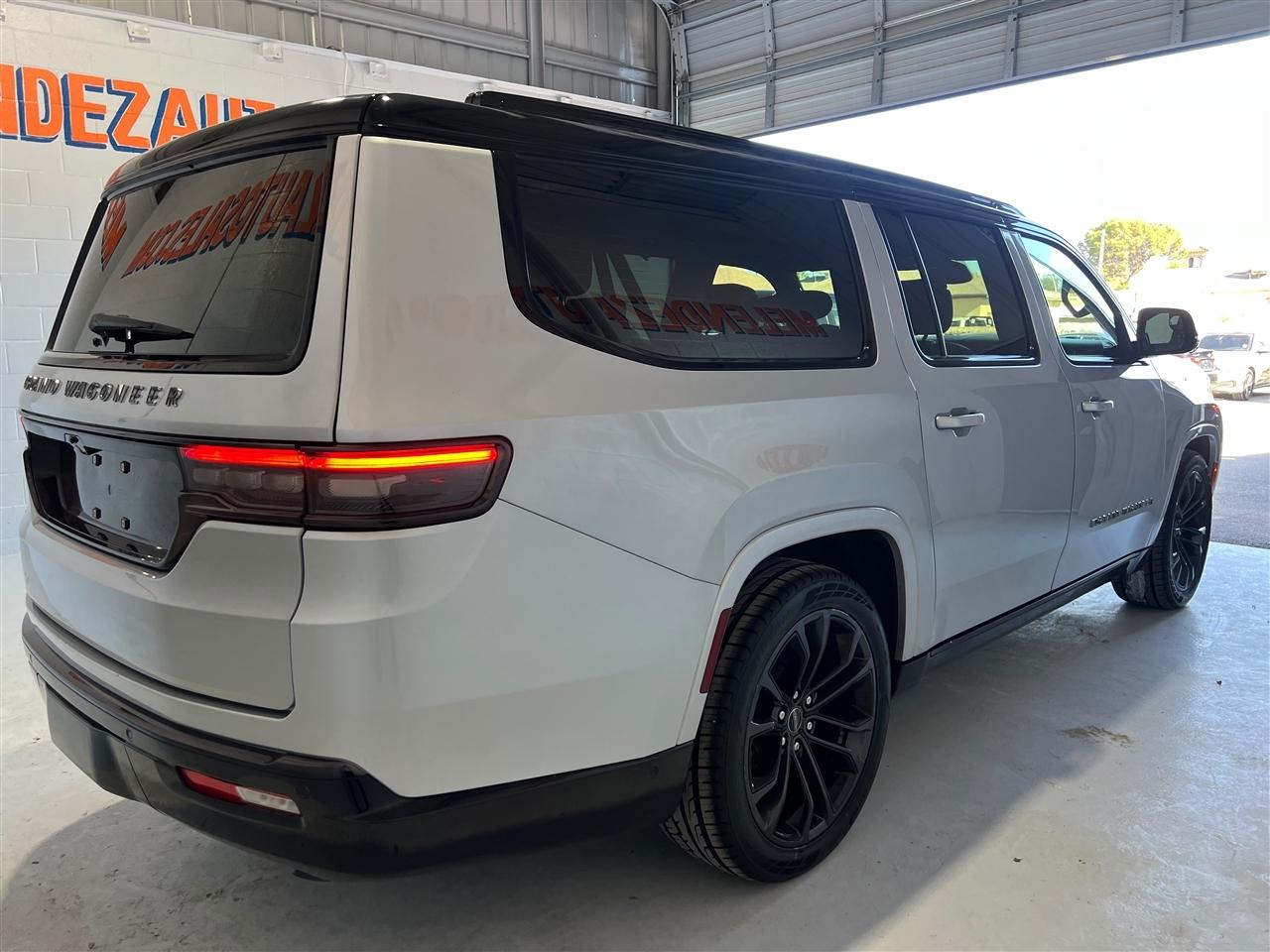 Jeep Grand Wagoneer Series II 4WD 2024