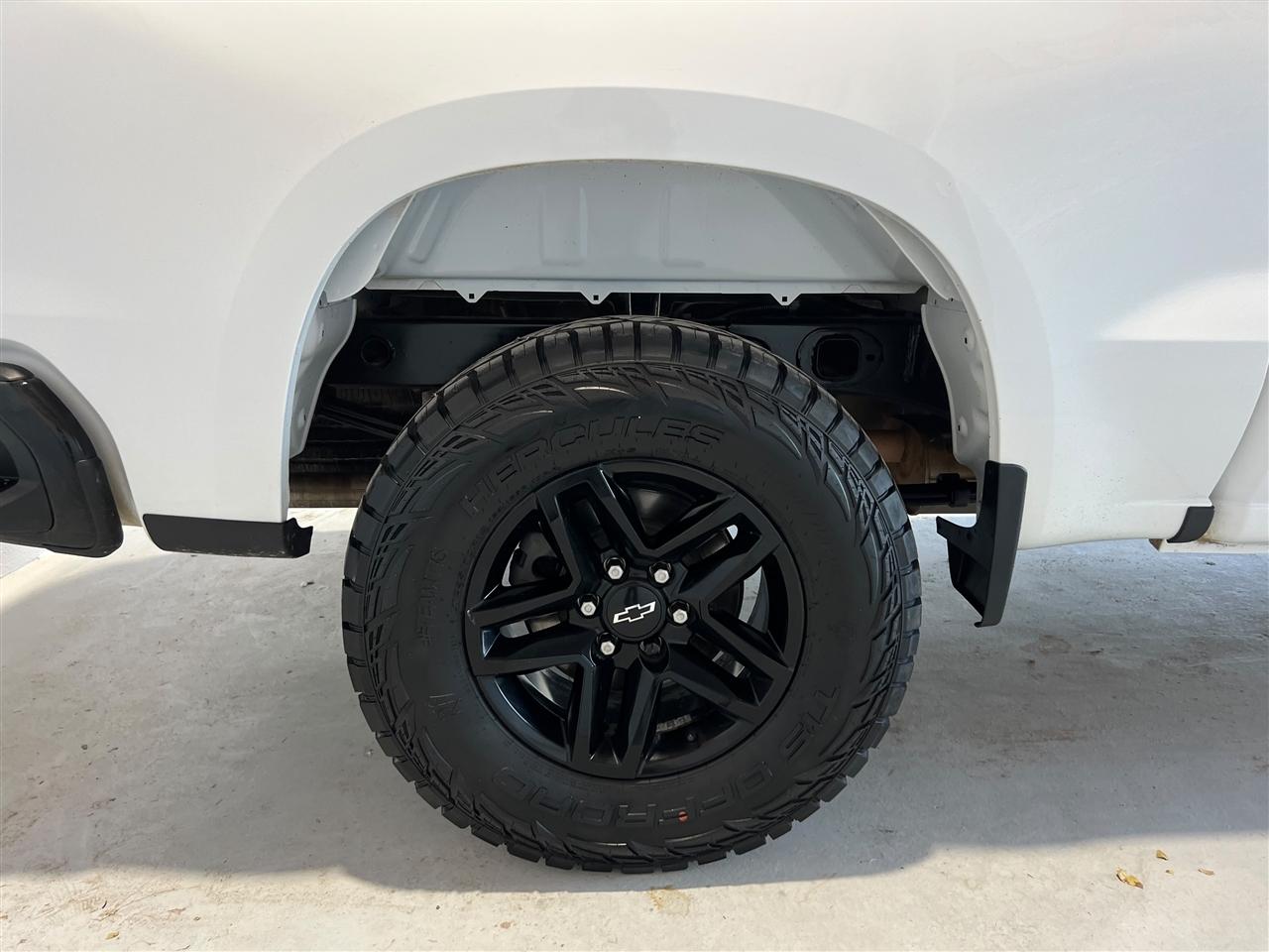 Chevrolet Silverado 1500 Custom Trail Boss Crew Cab Long Box 4WD 2021