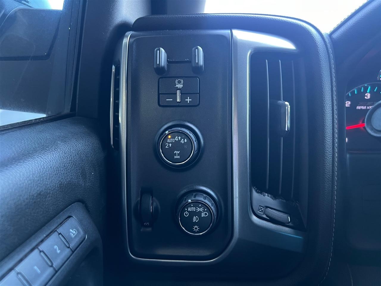 Chevrolet Silverado 1500 LTZ Crew Cab 4WD 2018