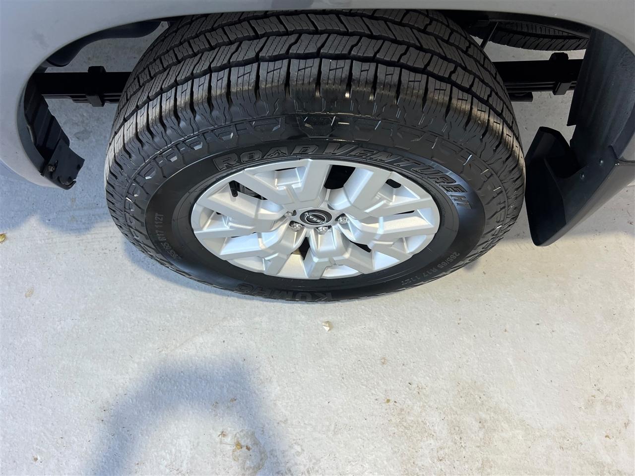 Nissan Frontier SV Crew Cab 2WD 2023